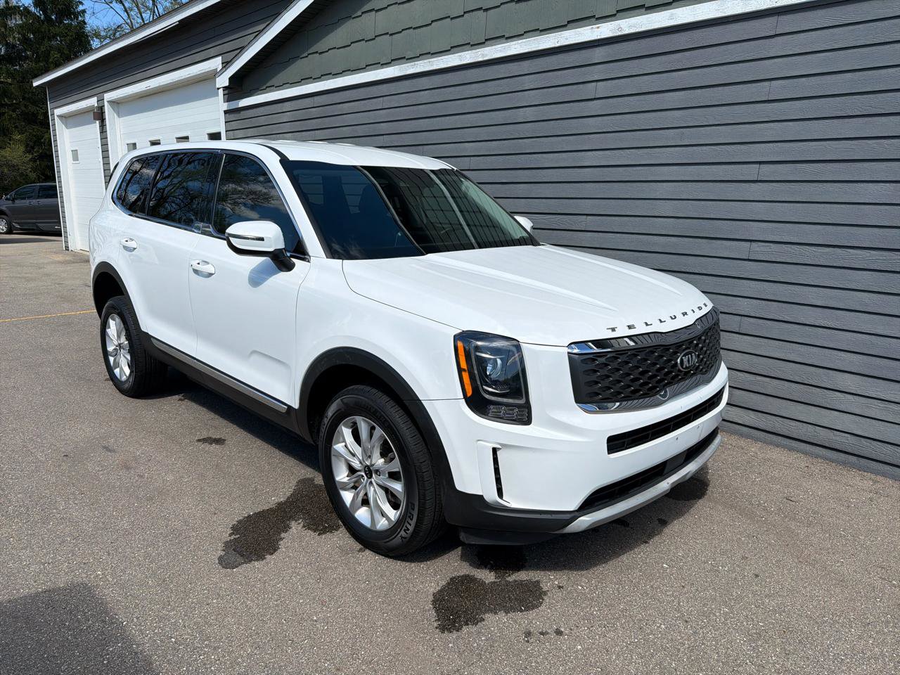 Used 2020 Kia Telluride LX FWD image 5