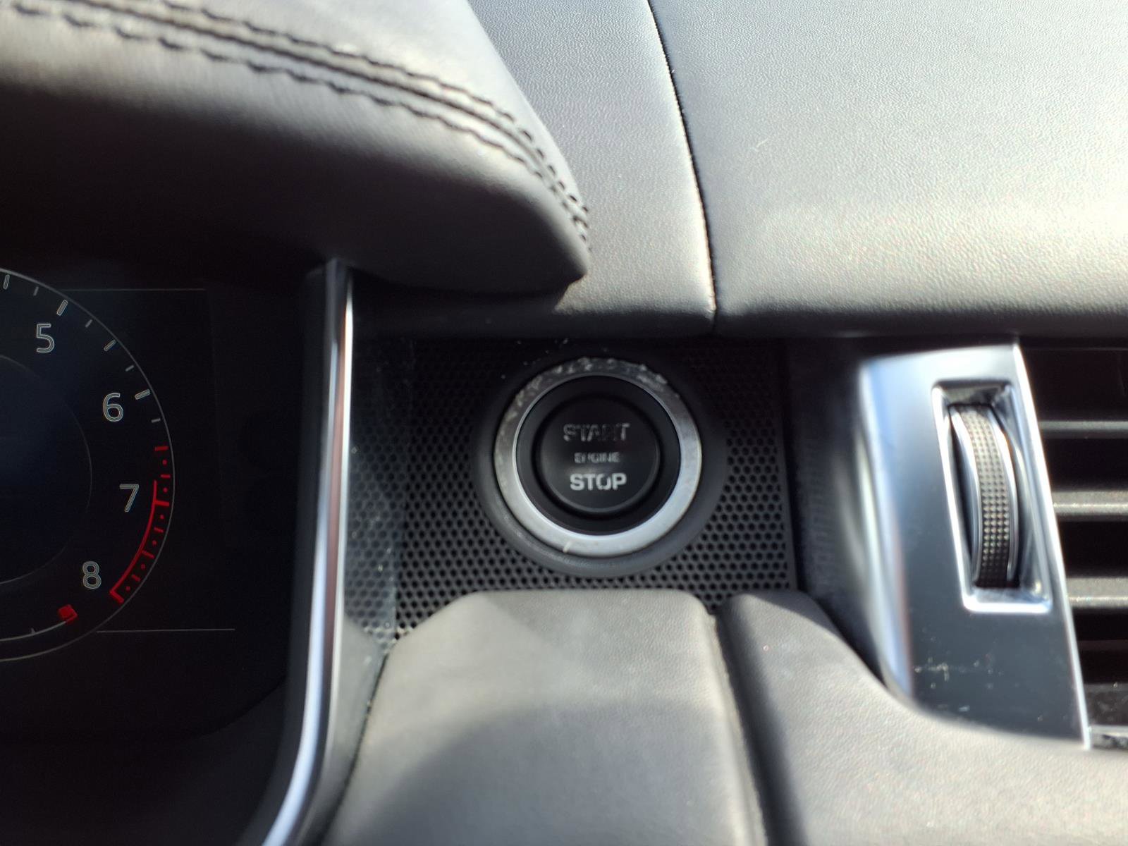 Used 2018 Land Rover Range Rover Sport HSE Dynamic image 11