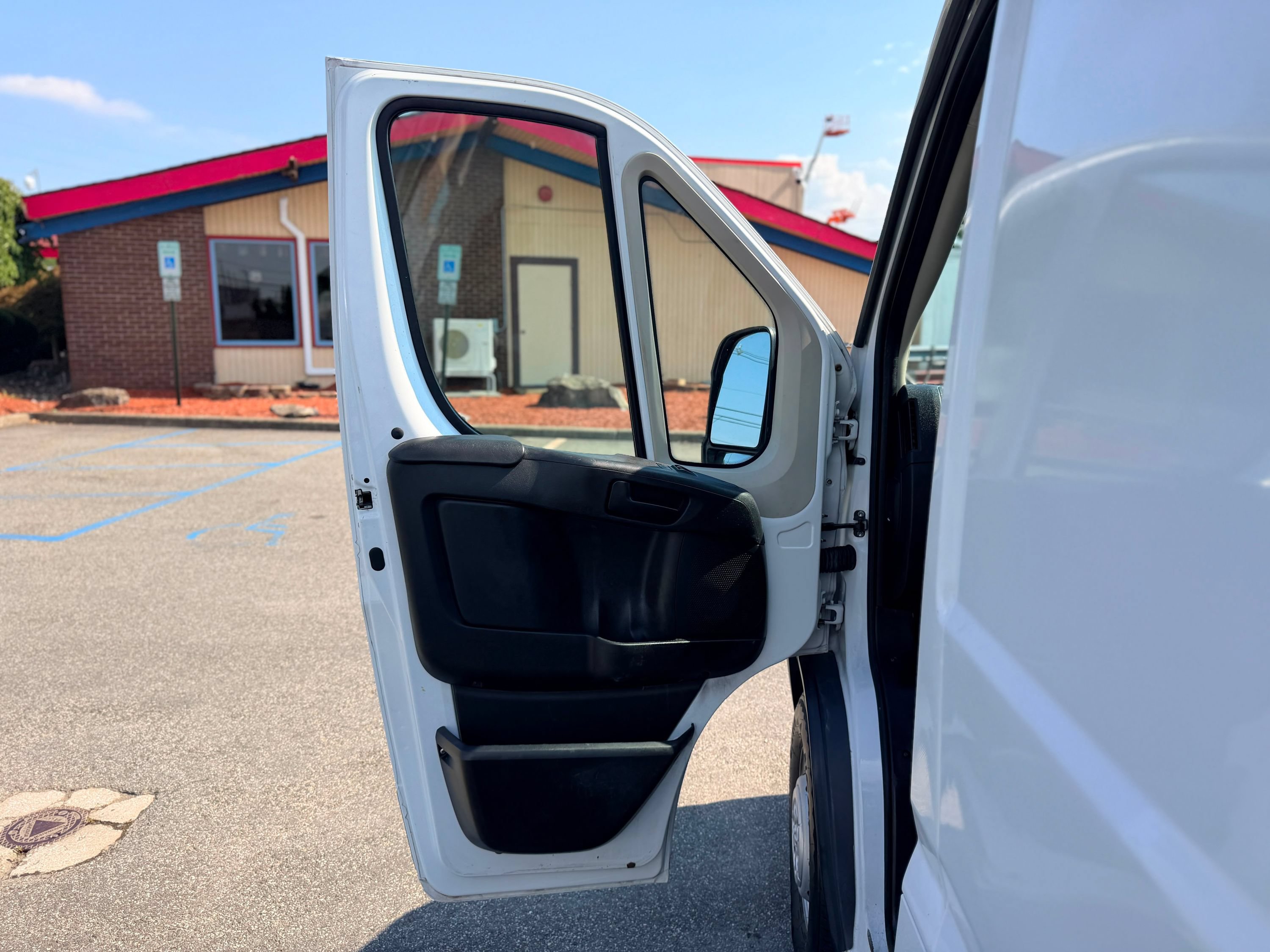 Used 2017 RAM ProMaster 2500 FWD image 11