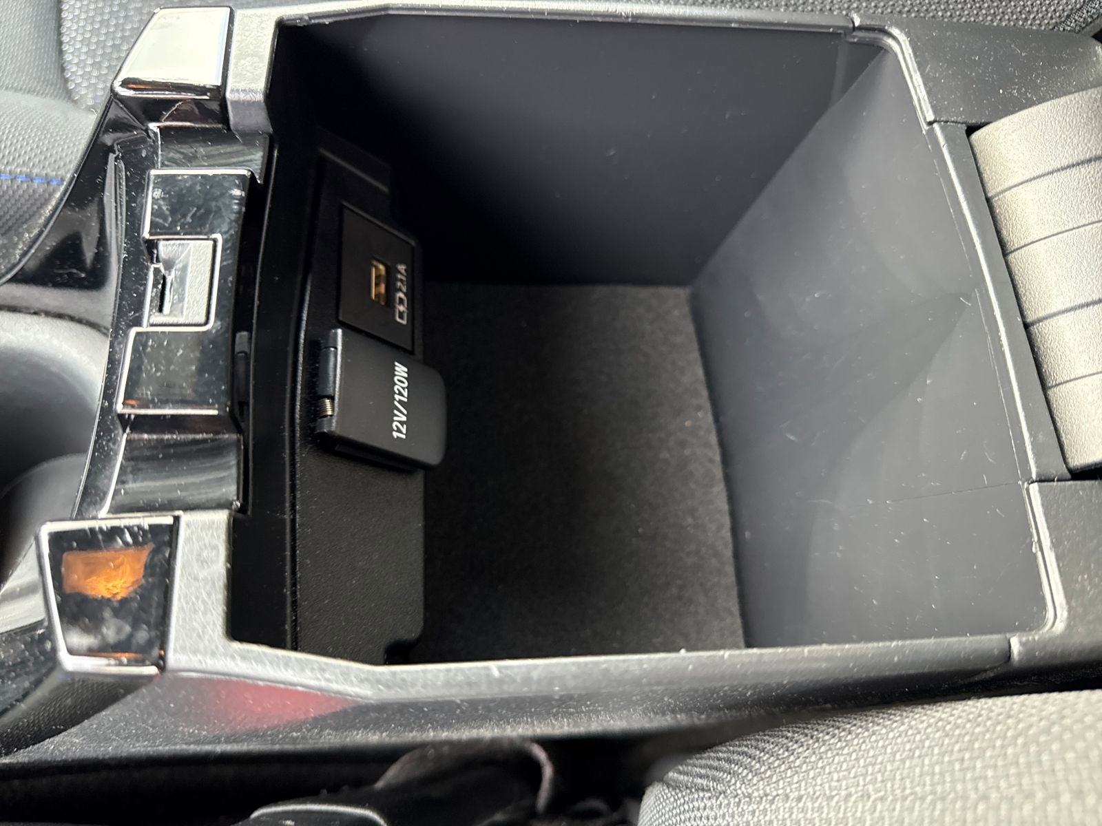 Used 2020 Toyota Corolla SE w/ Carpet Mat Package (TMS) image 26