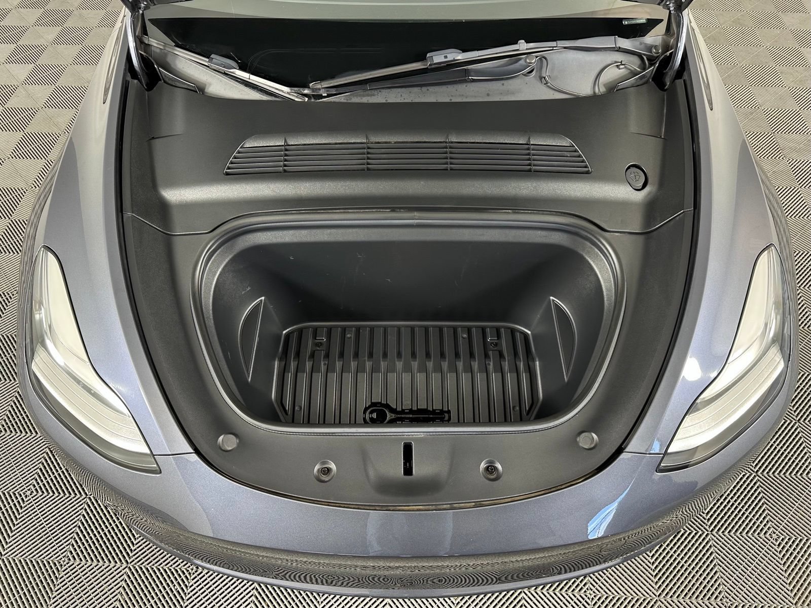 Used 2022 Tesla Model Y Long Range AWD/4WD image 26