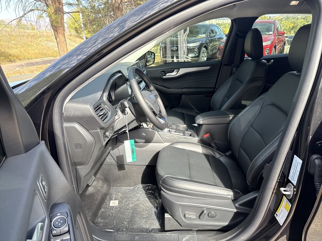 New 2026 Ford Escape Platinum image 11