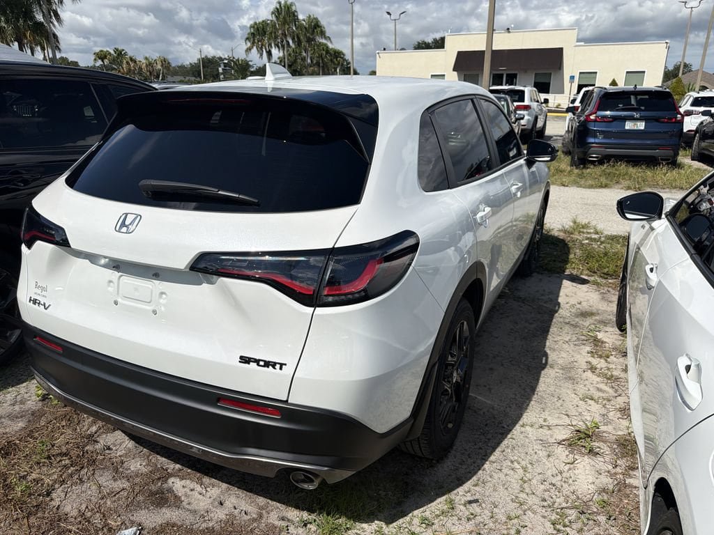 Used 2024 Honda HR-V Sport image 10