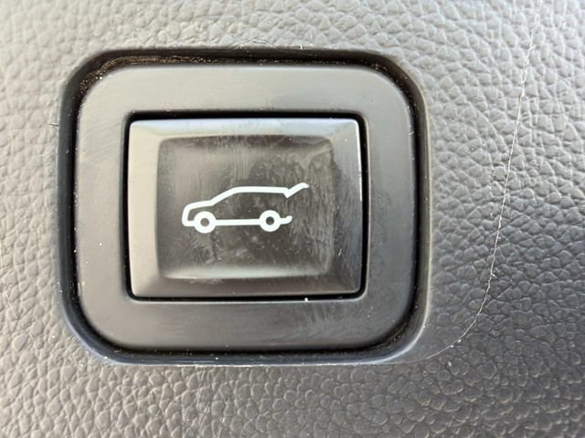 Used 2018 Chevrolet Traverse Premier w/ Redline Edition FWD image 24