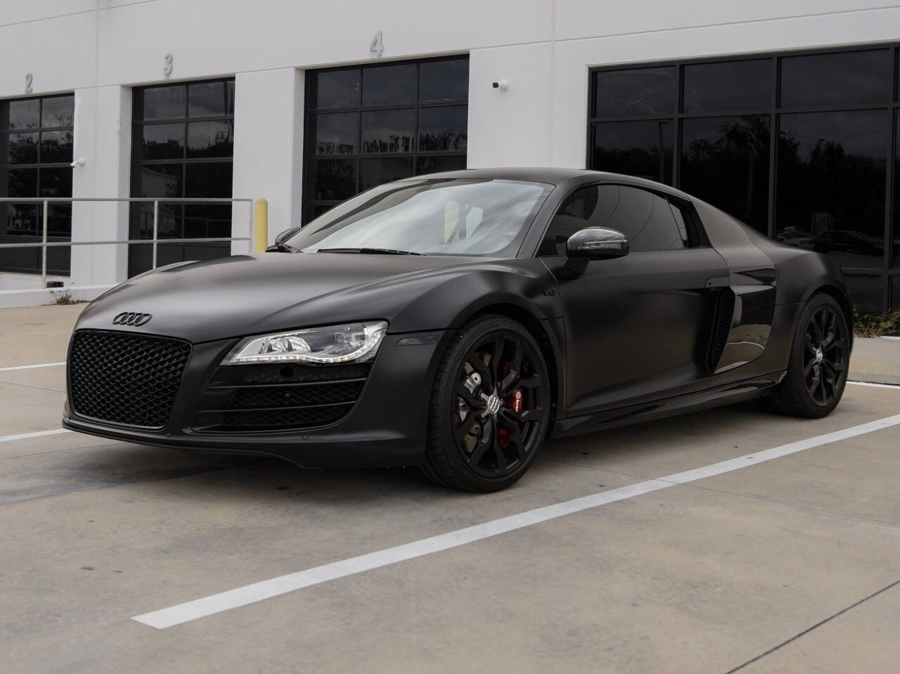 Used 2012 Audi R8 V10 w/ Enhanced Leather Pkg image 5