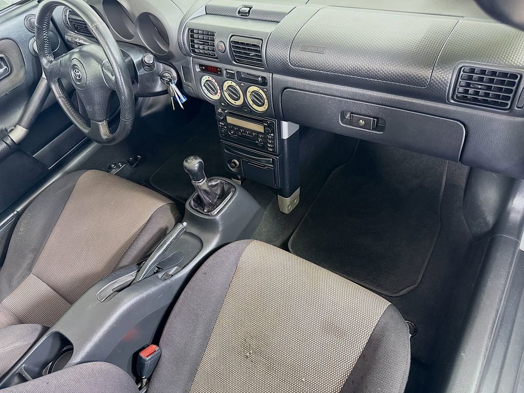 Used 2000 Toyota MR2 image 24