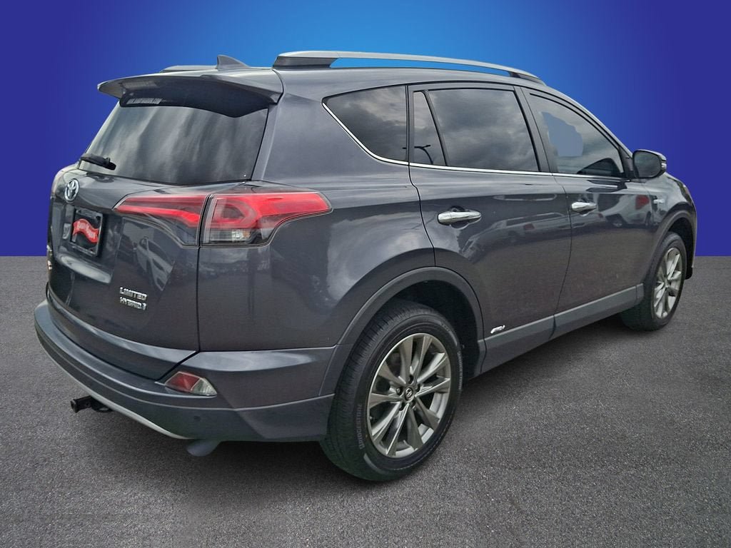 Used 2017 Toyota RAV4 Limited AWD/4WD image 4