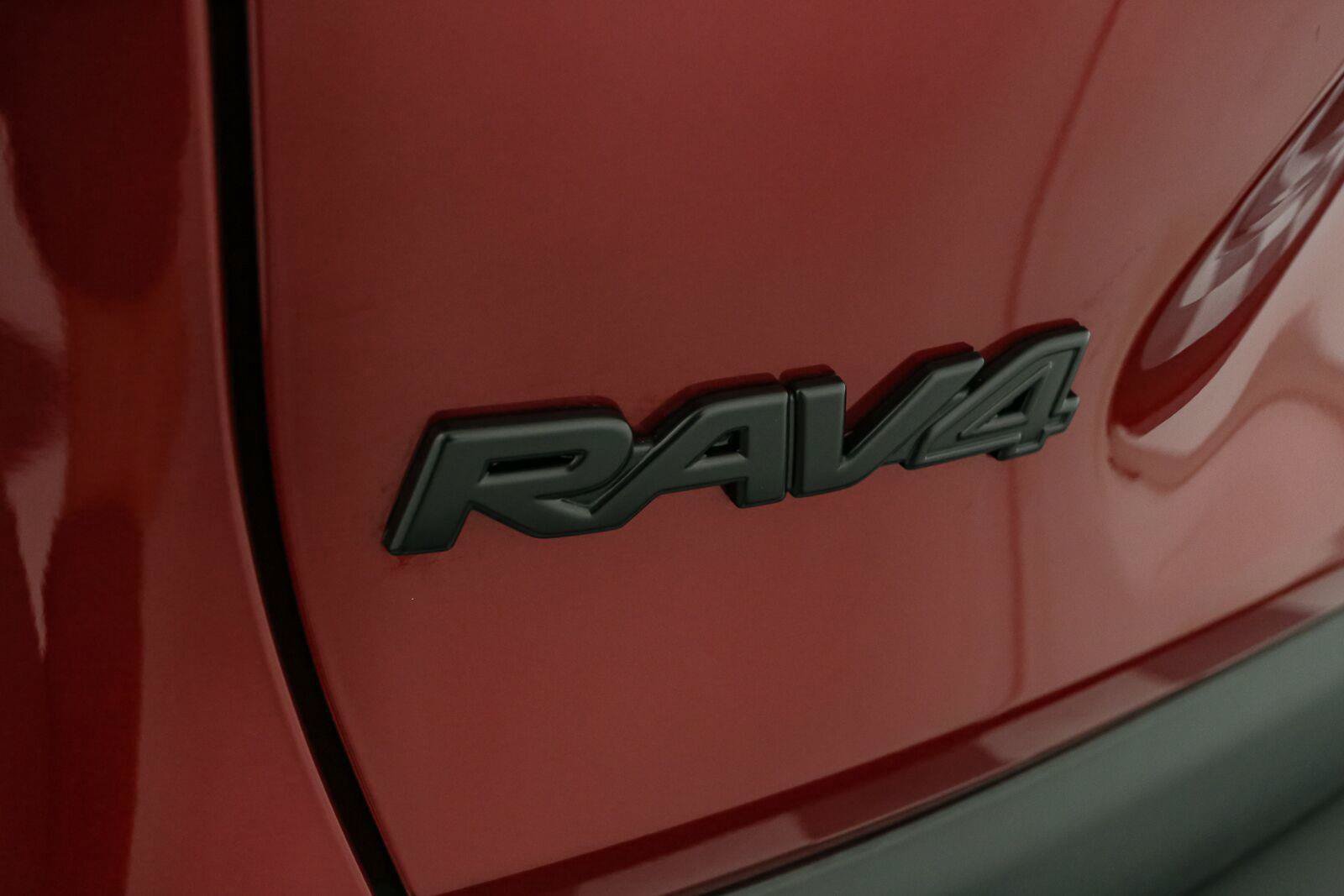Certified 2022 Toyota RAV4 LE AWD/4WD image 11