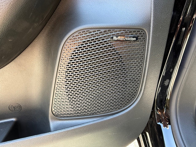 New 2027 Chrysler Pacifica Select FWD image 14