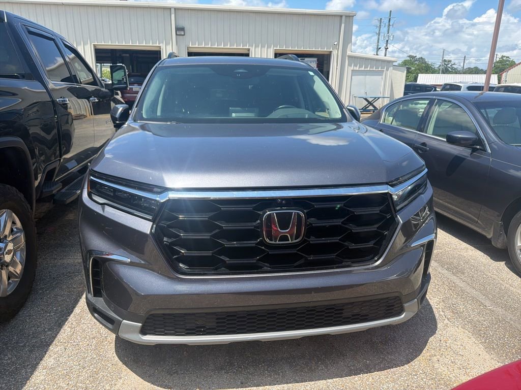 Used 2023 Honda Pilot Elite image 3