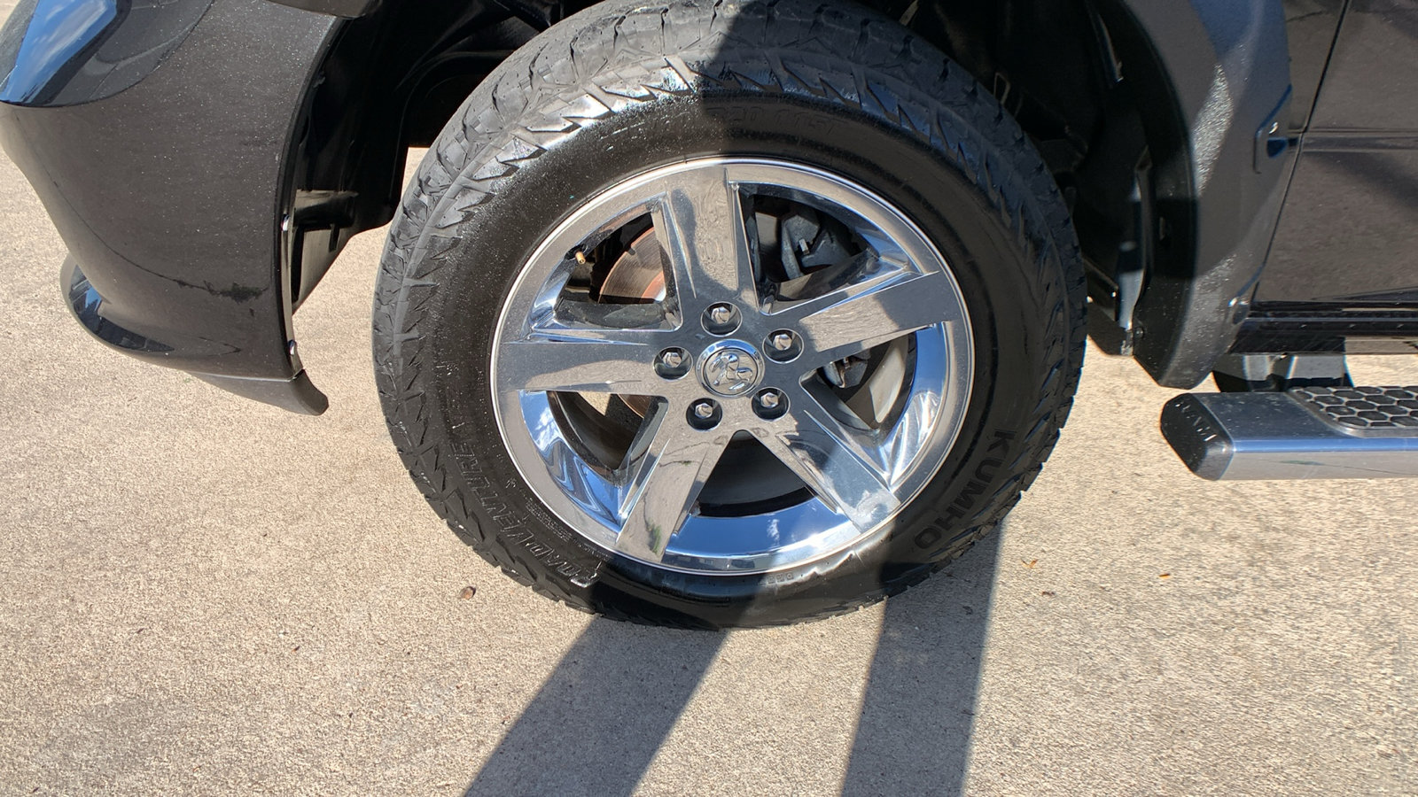 Used 2017 RAM 1500 Express AWD/4WD image 9