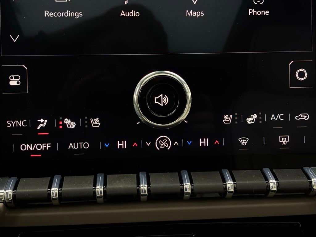 New 2026 GMC Yukon Denali w/ Sun & Power Step Package image 28