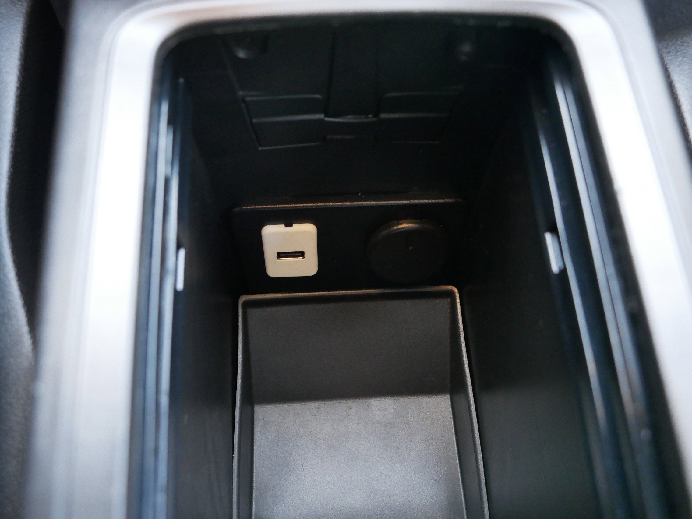 Used 2012 Chevrolet Captiva Sport LT w/ Convenience Package image 32