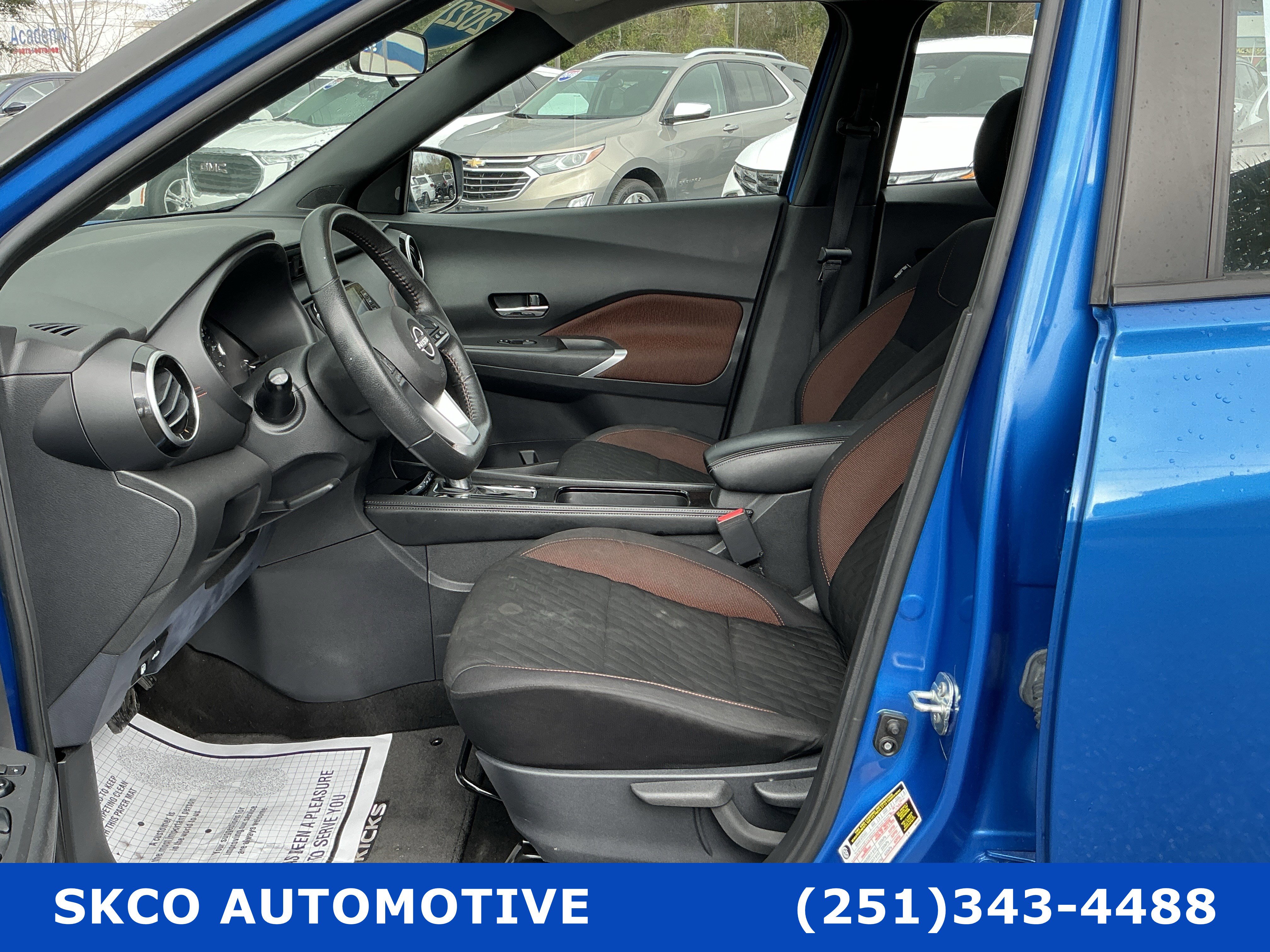 Used 2022 Nissan Kicks SR image 11