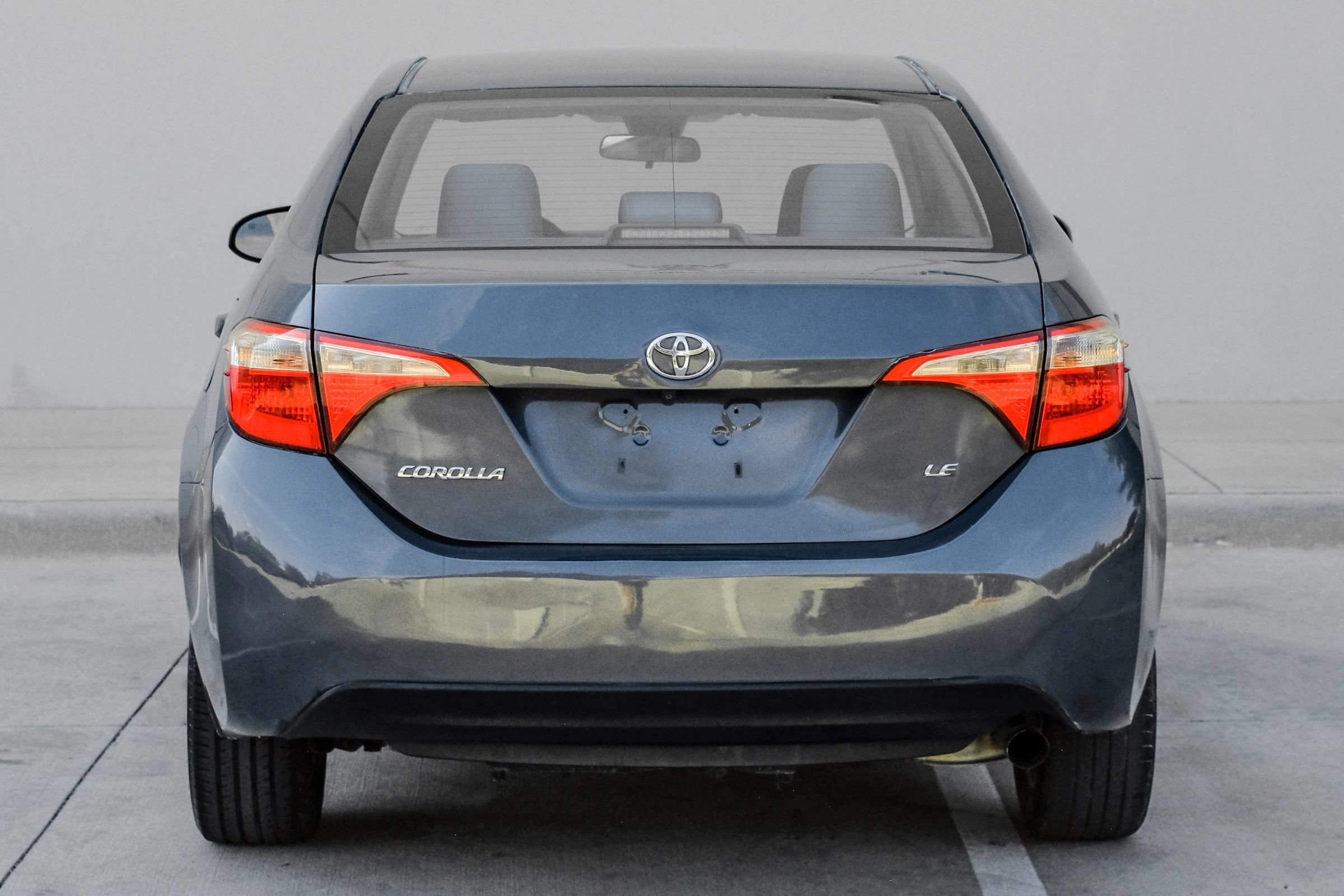 Used 2018 Toyota Corolla LE FWD image 14