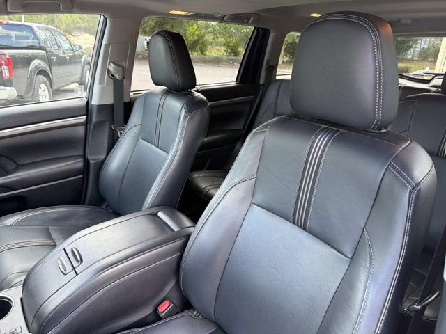 Certified 2018 Toyota Highlander SE FWD image 11