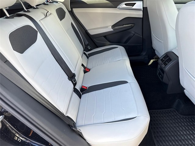 Used 2025 Volkswagen Taos SE image 18