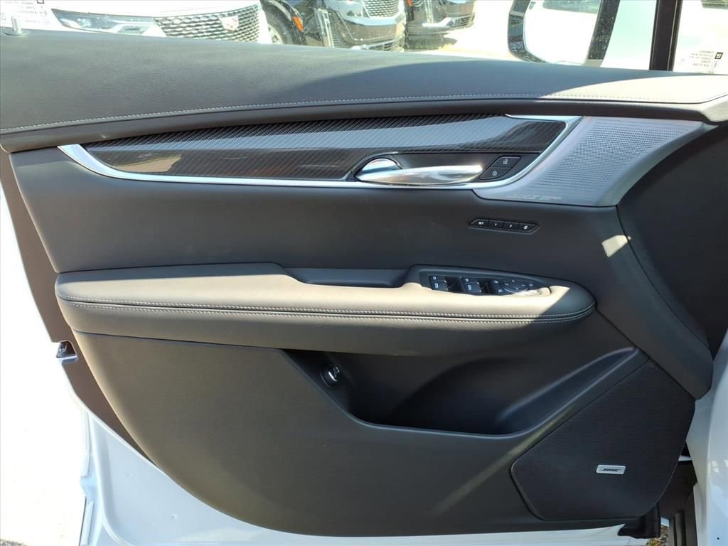 New 2025 Cadillac XT6 Sport w/ Technology Package image 11