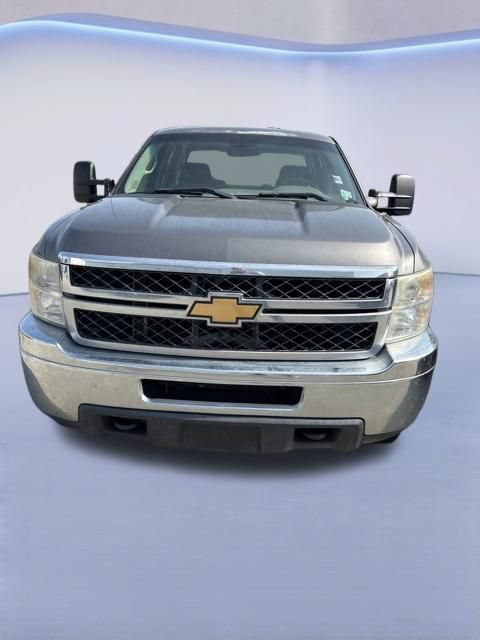 Used 2013 Chevrolet Silverado 3500 W/T AWD/4WD image 2