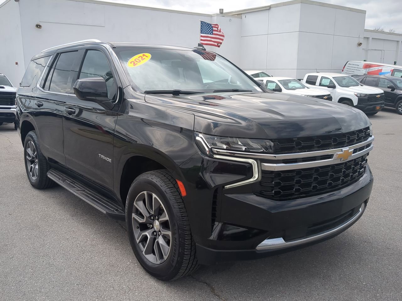 Used 2021 Chevrolet Tahoe LS RWD image 2