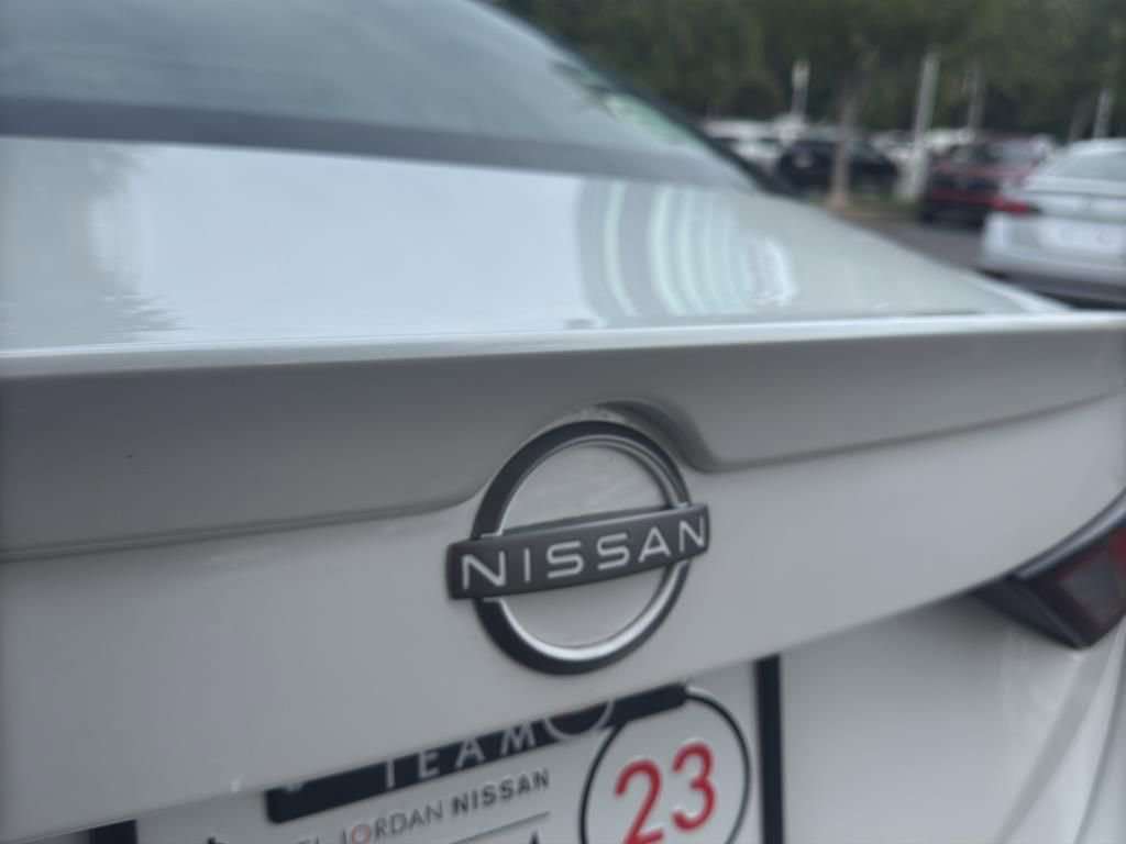 New 2025 Nissan Sentra SR image 13