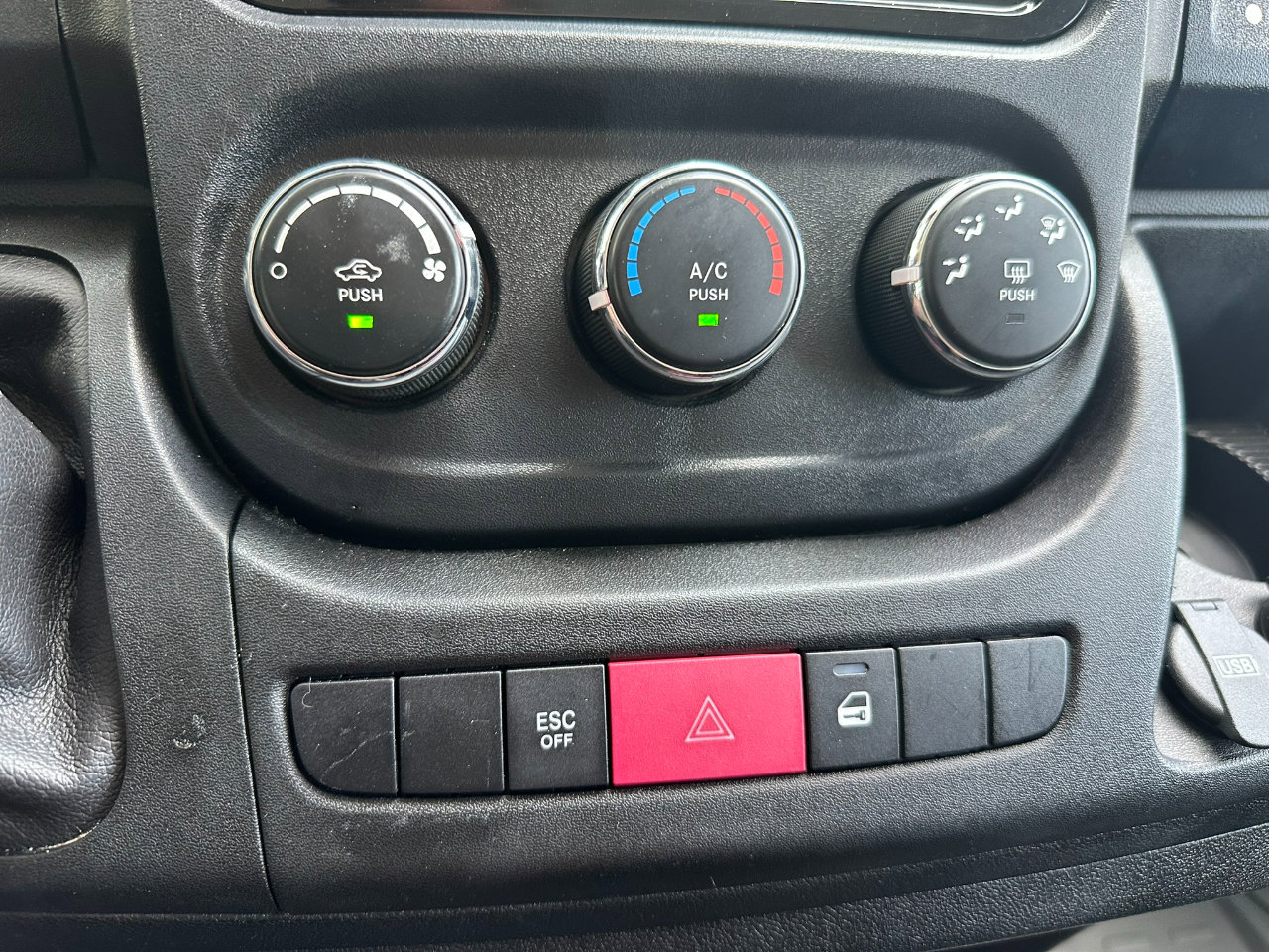 Used 2018 RAM ProMaster 3500 w/ Interior Convenience Group image 30