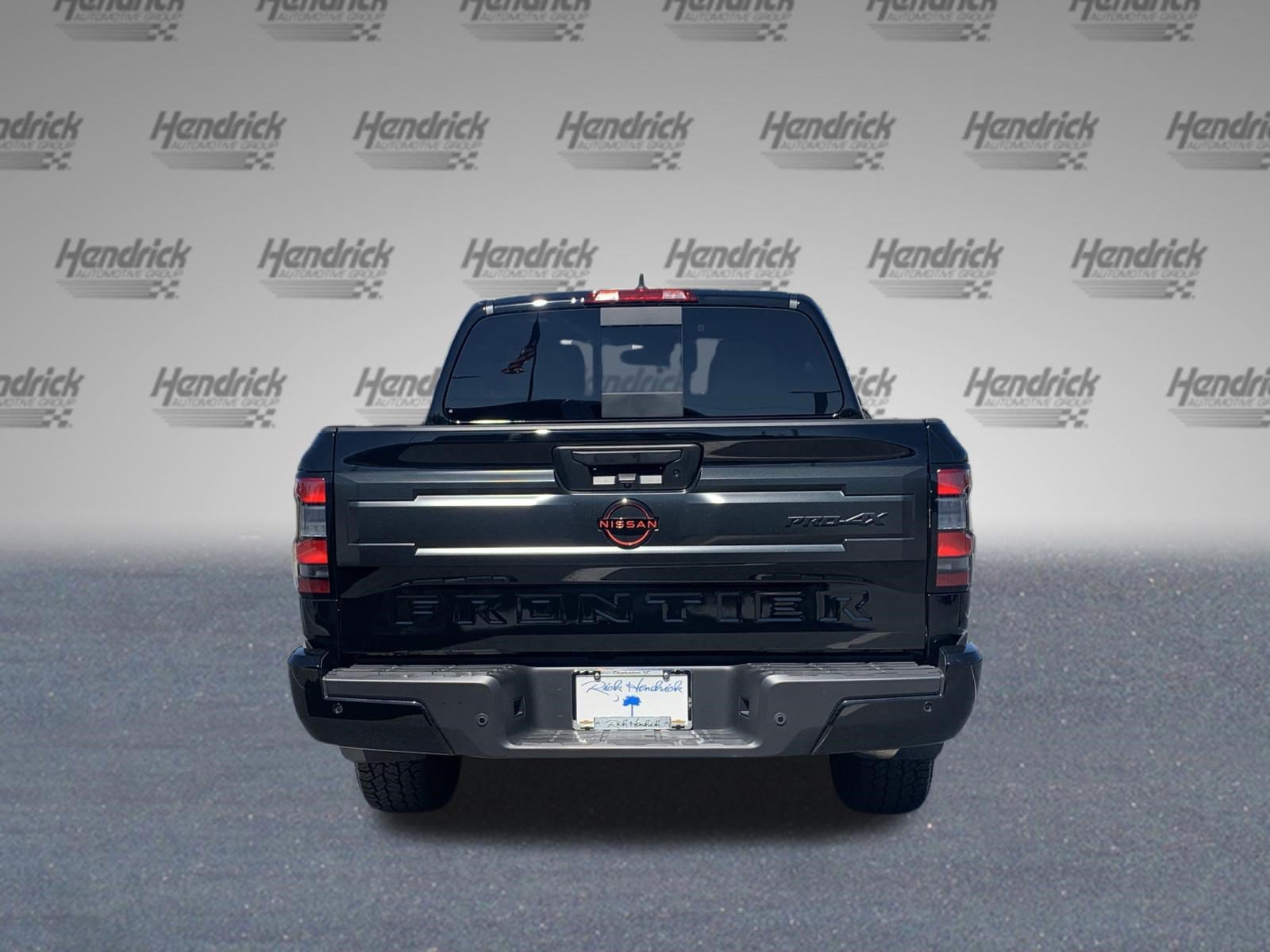 Used 2025 Nissan Frontier PRO-4X AWD/4WD image 9