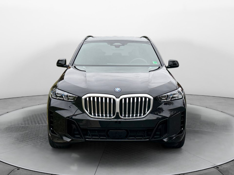 Used 2026 BMW X5 xDrive50e AWD/4WD image 2