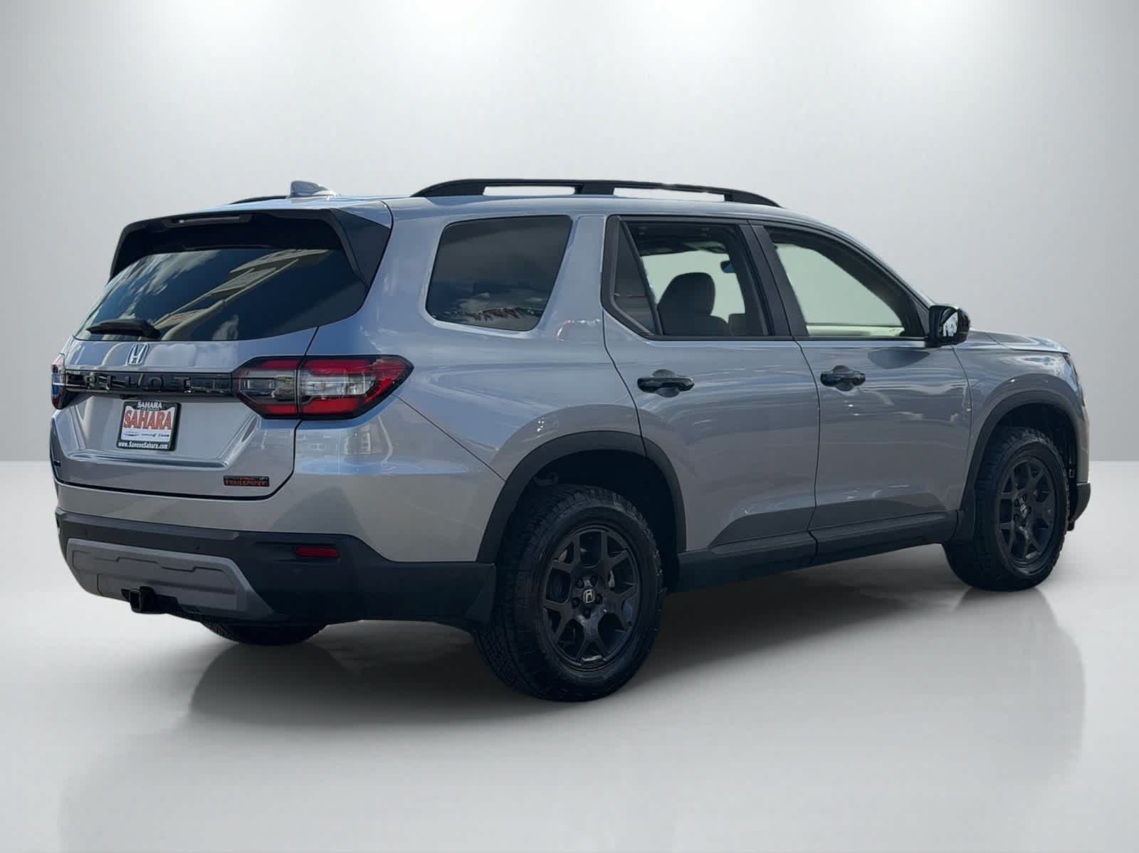 Used 2024 Honda Pilot TrailSport image 7