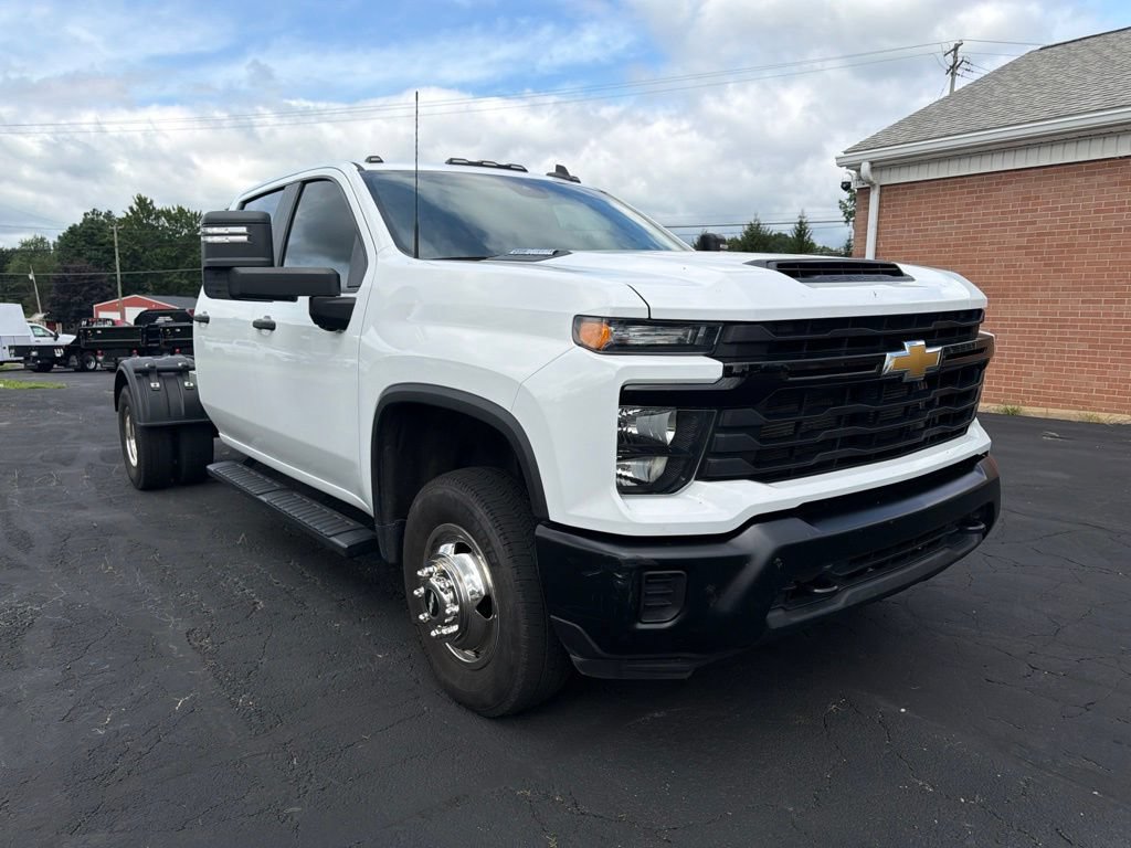 Used 2024 Chevrolet Silverado 3500 W/T w/ WT Convenience Package AWD/4WD image 2