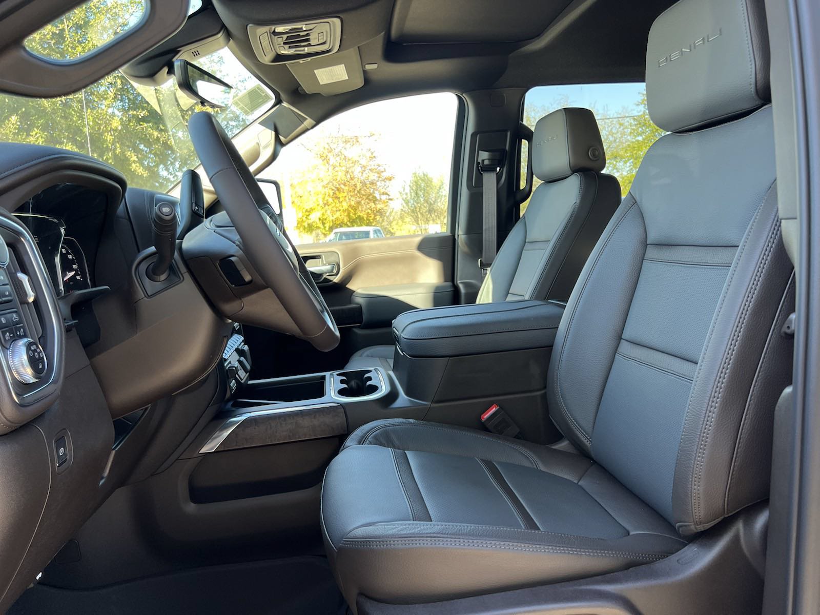 New 2023 GMC Sierra 3500 Denali w/ Denali Ultimate Package AWD/4WD image 11