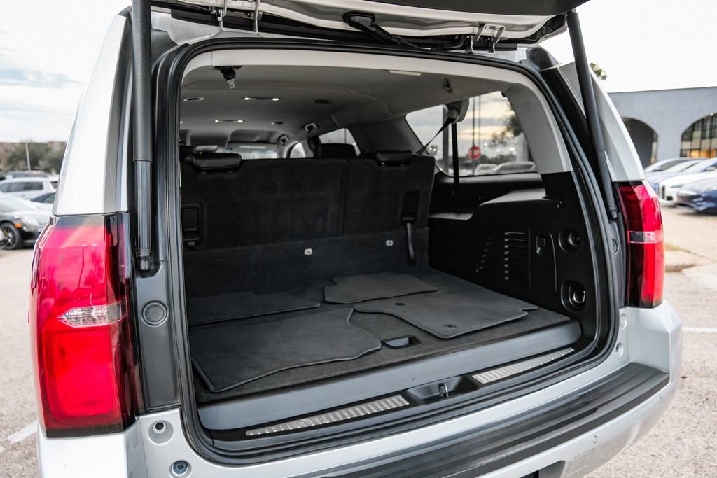 Used 2018 Chevrolet Suburban LT image 56