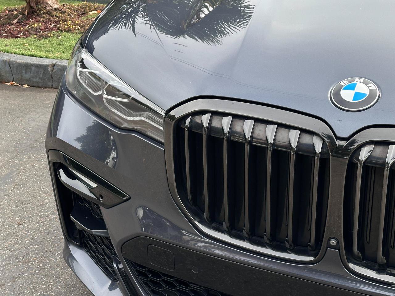 Used 2022 BMW X7 xDrive40i w/ M Sport Package AWD/4WD image 44