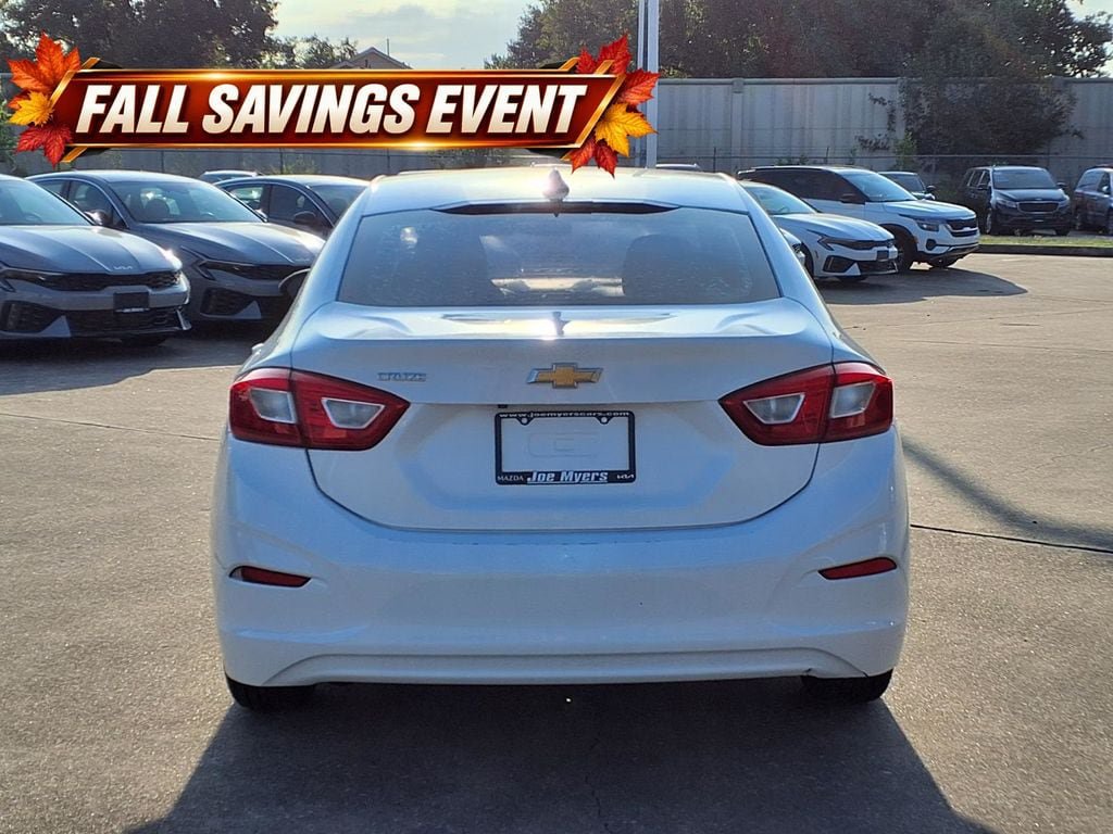 Used 2017 Chevrolet Cruze LS FWD image 8