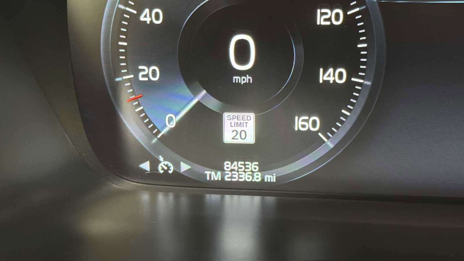 Used 2017 Volvo XC90 T6 Momentum w/ Vision Package image 17