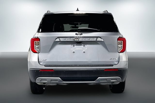 Used 2024 Ford Explorer XLT w/ Equipment Group 202A AWD/4WD image 6