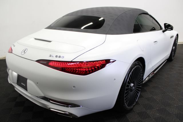 Used 2026 Mercedes-Benz Maybach SL 680 image 10