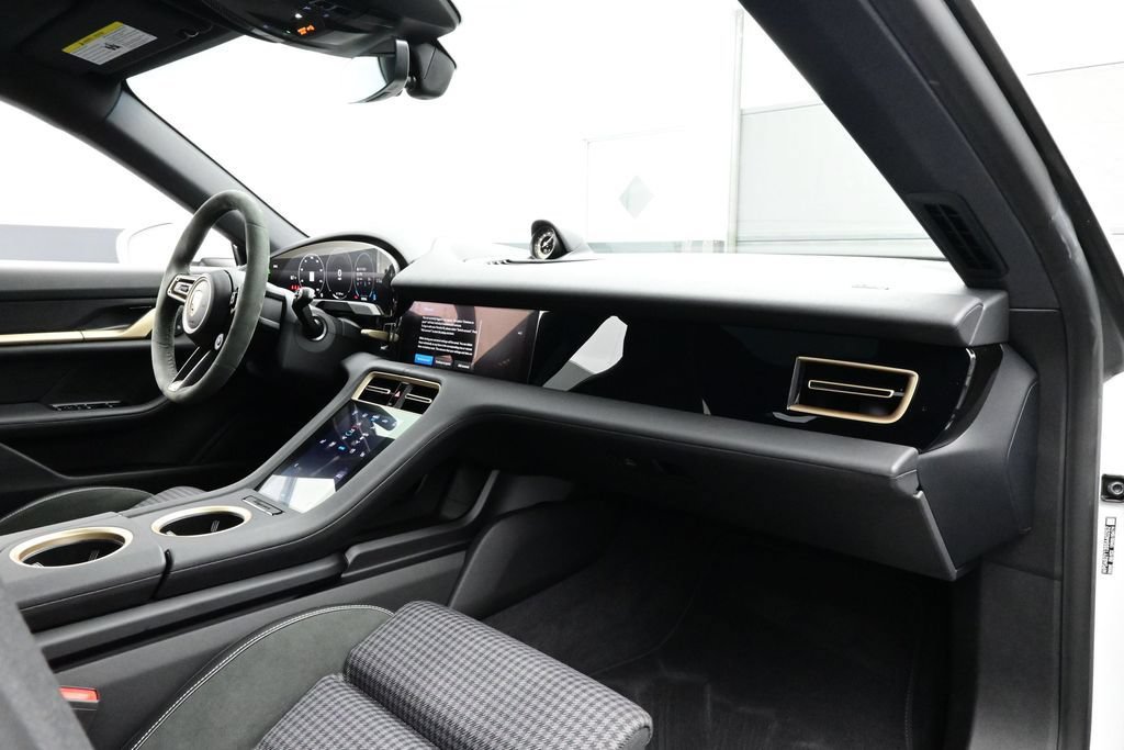 Certified 2025 Porsche Taycan 4S AWD/4WD image 18