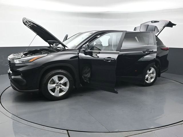 Certified 2025 Toyota Highlander LE image 52