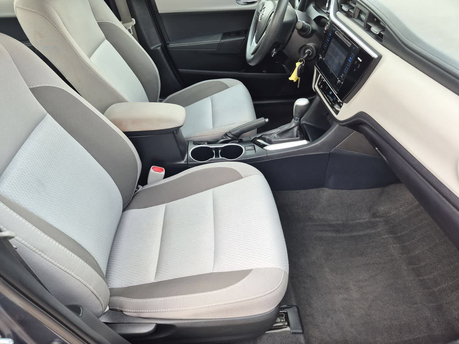 Used 2017 Toyota Corolla LE FWD image 21