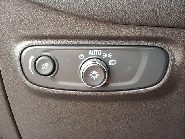 Used 2024 Chevrolet Equinox LT w/ LPO, Floor Liner Package FWD image 17