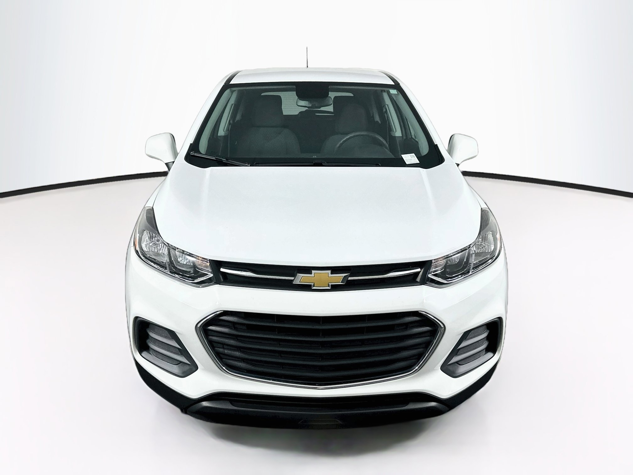 Used 2022 Chevrolet Trax LS w/ Tint and Cruise Package FWD image 2