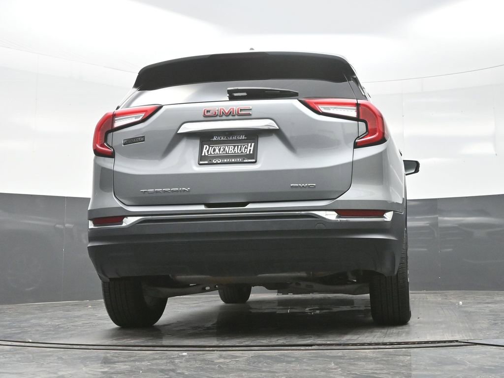 Used 2024 GMC Terrain SLT image 25