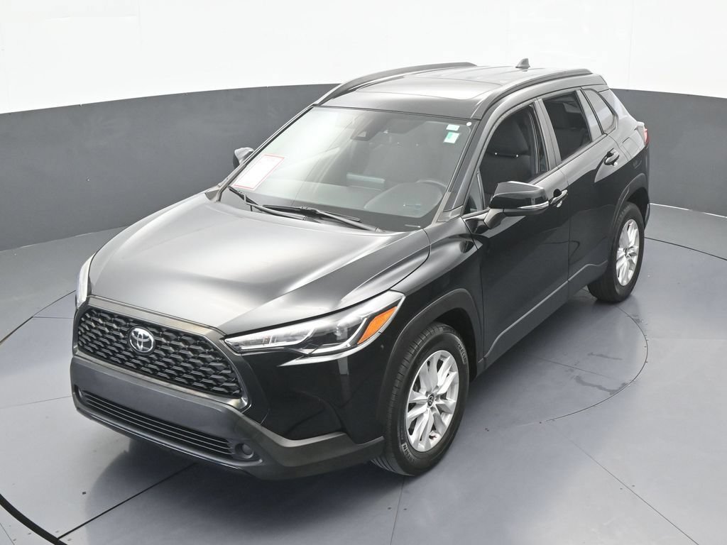 Used 2022 Toyota Corolla Cross LE w/ Moonroof Package FWD image 40