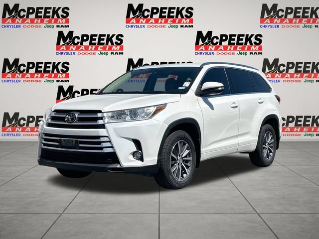 Used 2018 Toyota Highlander XLE FWD image 1