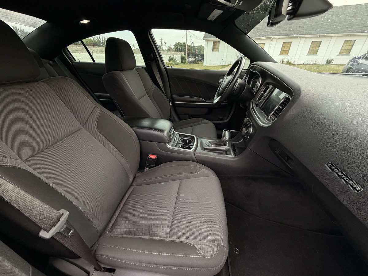 Used 2018 Dodge Charger R/T RWD image 11