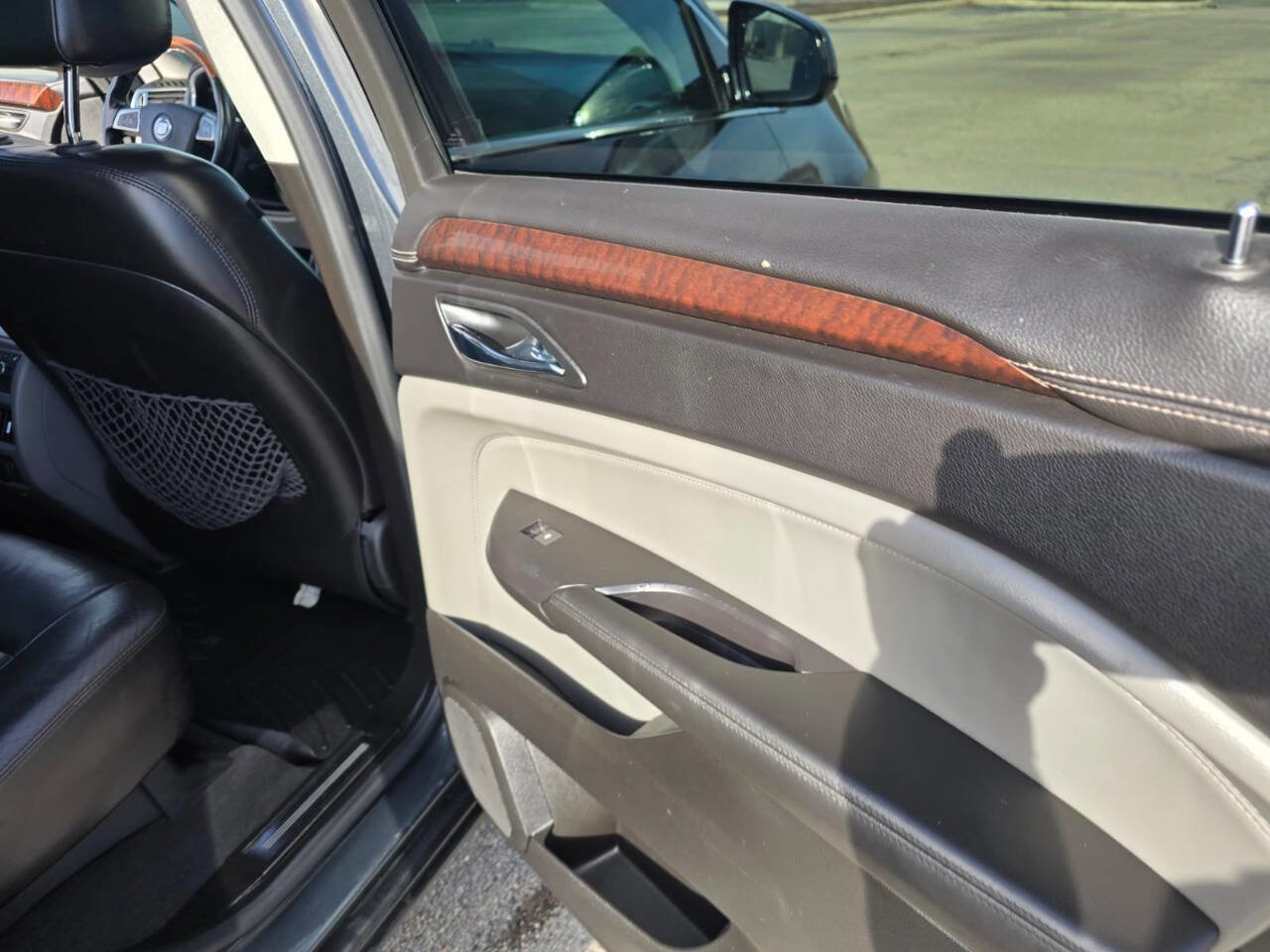 Used 2010 Cadillac SRX Premium image 40