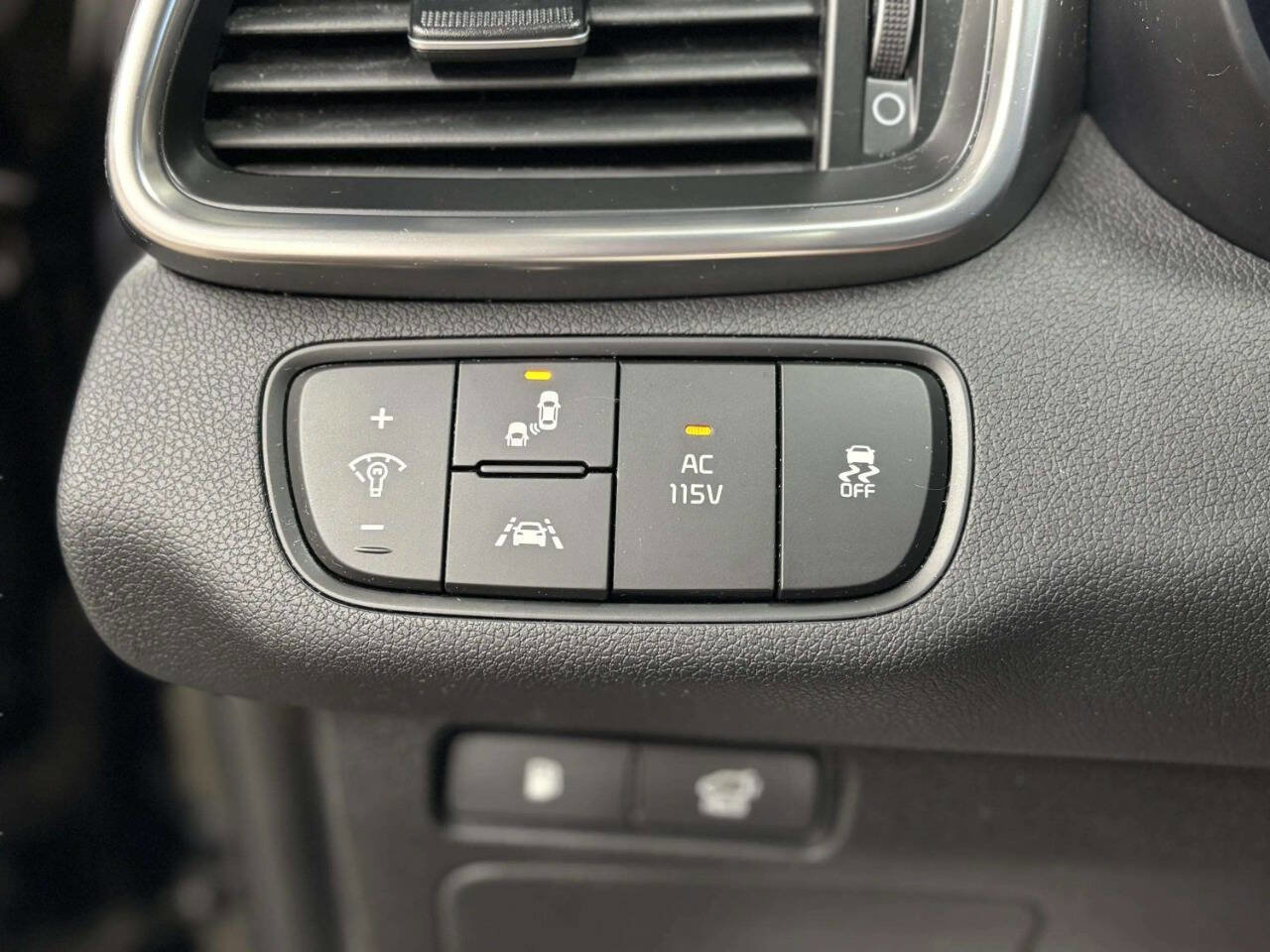 Used 2018 Kia Sorento EX w/ EX Advanced Touring Package FWD image 32
