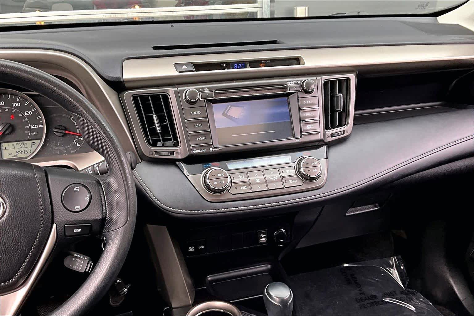 Used 2015 Toyota RAV4 XLE AWD/4WD image 7