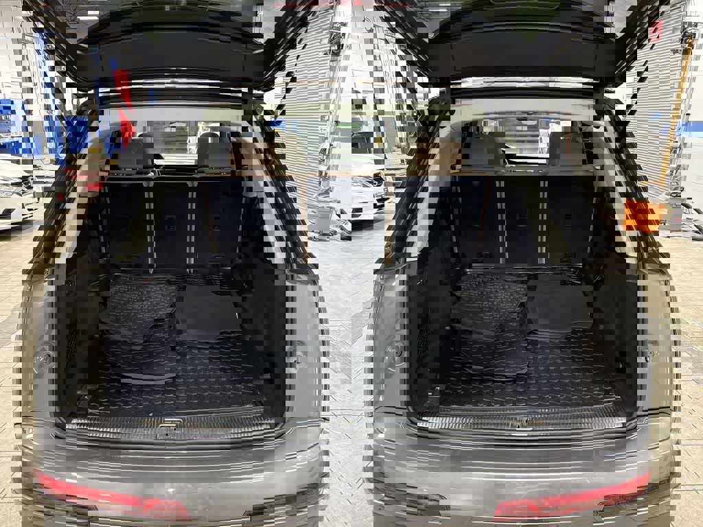 Used 2022 Audi Q7 2.0T Premium w/ Convenience Package image 11